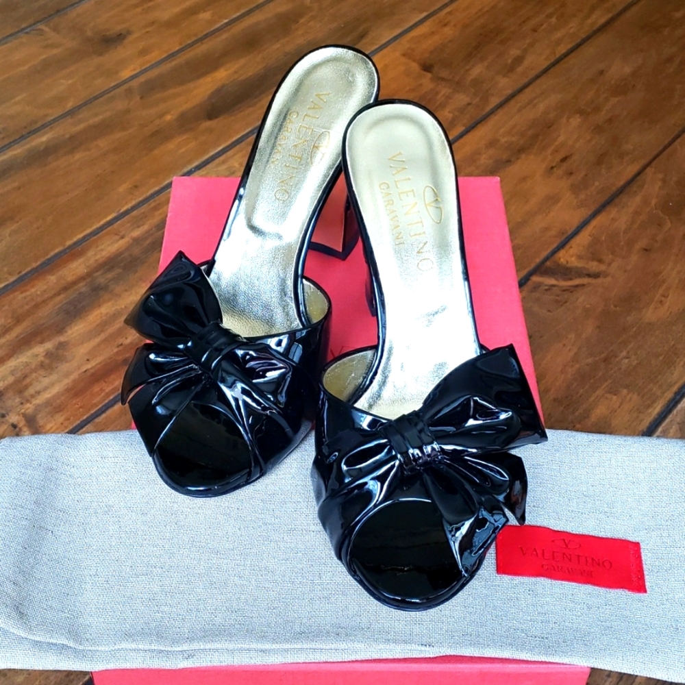 New Authentic VALENTINO GARAVANI Black Heels Sandals Slides 36